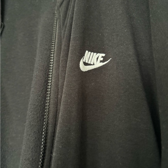 Nike jacket - Picture 2 of 4